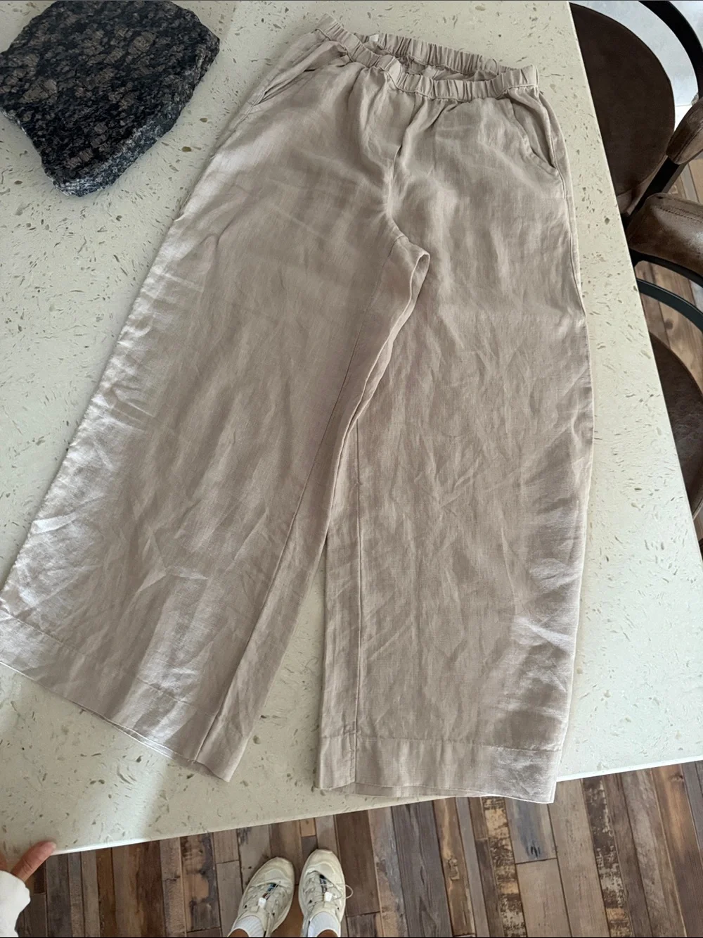 Frank & Eileen Wide-Leg Linen Joggers in Light Beige
